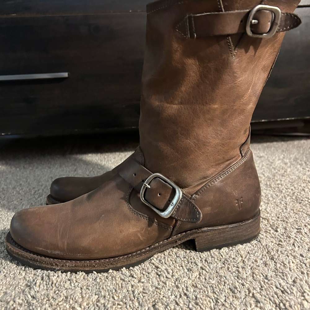 Frye Brown Leather Engineer Boots Classic Mid-Calf Design - Picture 3 of 6